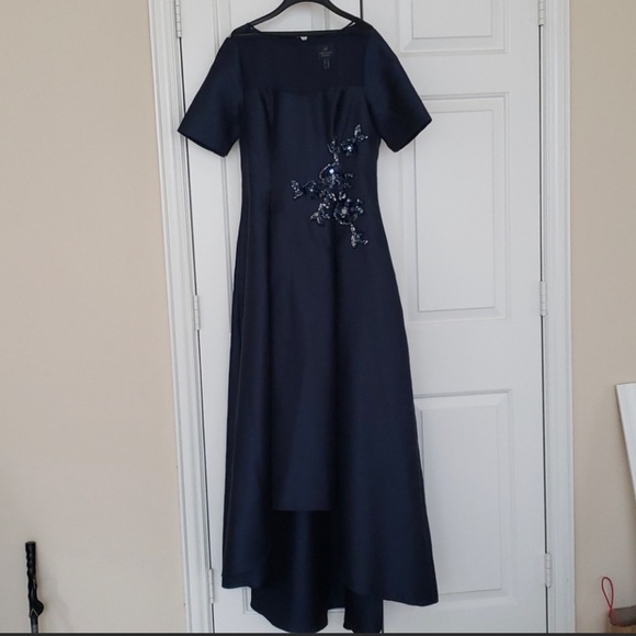 Adrianna Papell High Low gown! Beautiful! Size 6 Great for wedding or prom! - Picture 4 of 4